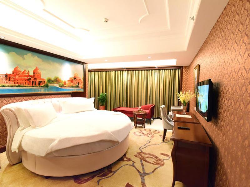 Vienna Hotel Loudi Chunyuan Pedestrian Street エクステリア 写真