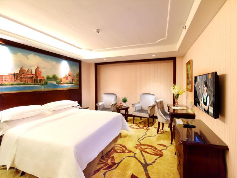 Vienna Hotel Loudi Chunyuan Pedestrian Street エクステリア 写真